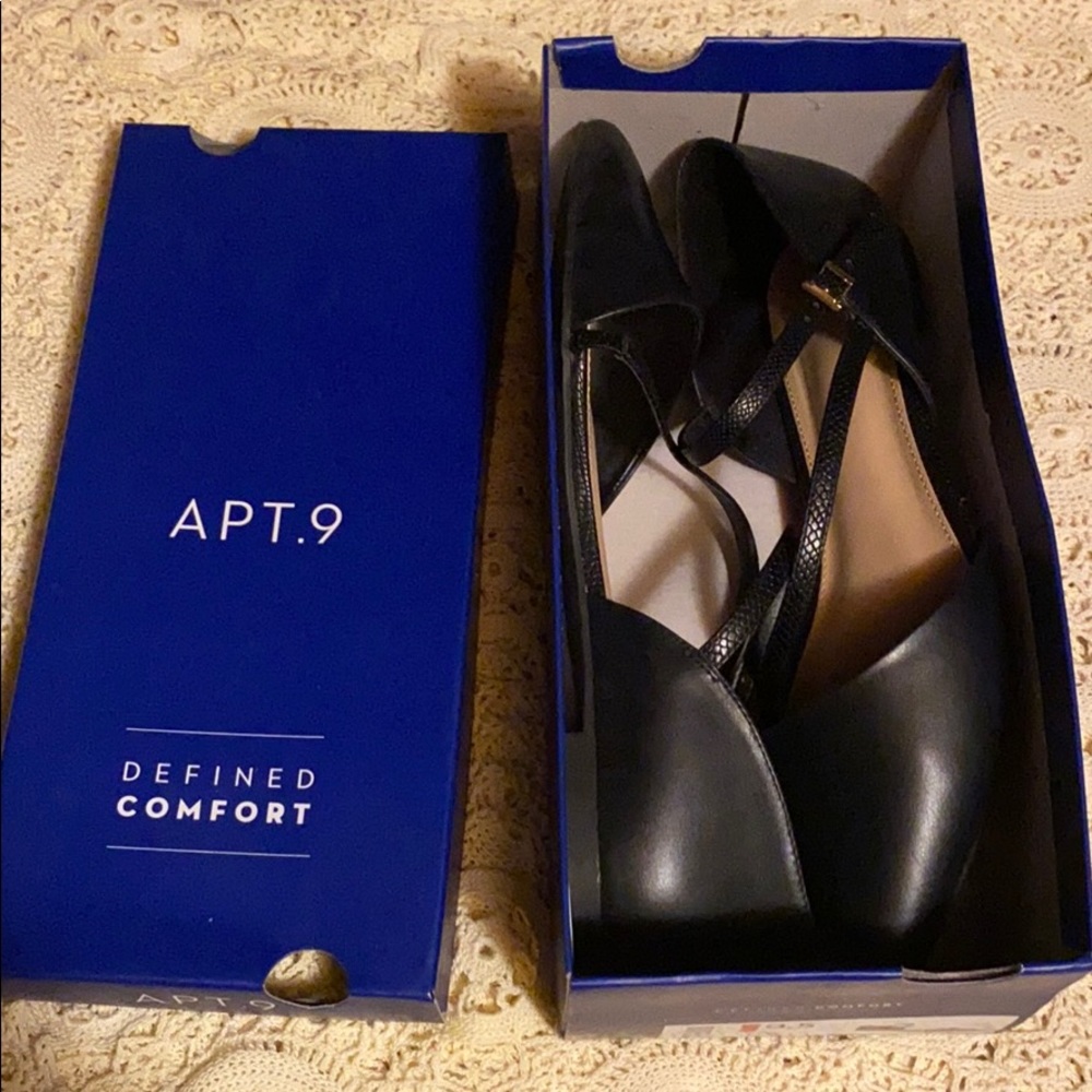 Black strap flats